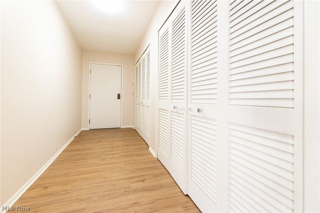 2112 Acacia Park Drive 209, Lyndhurst, OH 44124