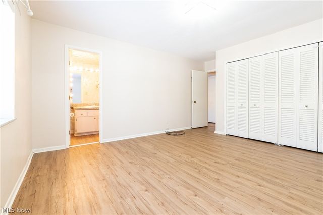 2112 Acacia Park Drive 209, Lyndhurst, OH 44124