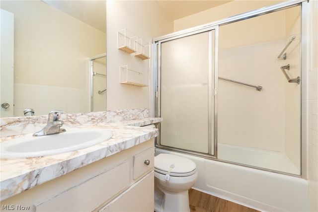 2112 Acacia Park Drive 209, Lyndhurst, OH 44124