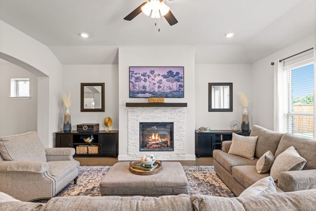 411 Heritage Hill Drive, Forney, TX 75126