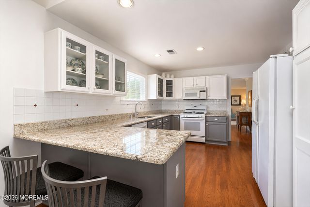 176 Goldfinch Drive, Monroe, NJ 08831