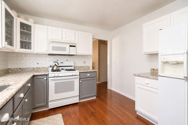 176 Goldfinch Drive, Monroe, NJ 08831