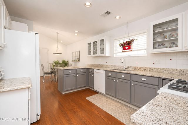 176 Goldfinch Drive, Monroe, NJ 08831