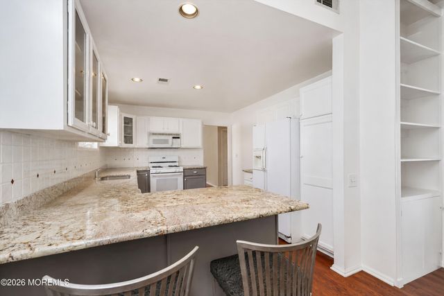 176 Goldfinch Drive, Monroe, NJ 08831