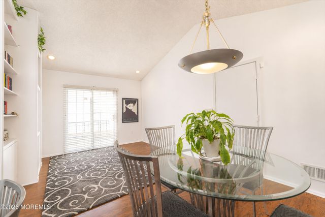 176 Goldfinch Drive, Monroe, NJ 08831