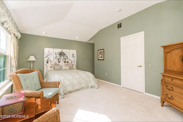 176 Goldfinch Drive, Monroe, NJ 08831