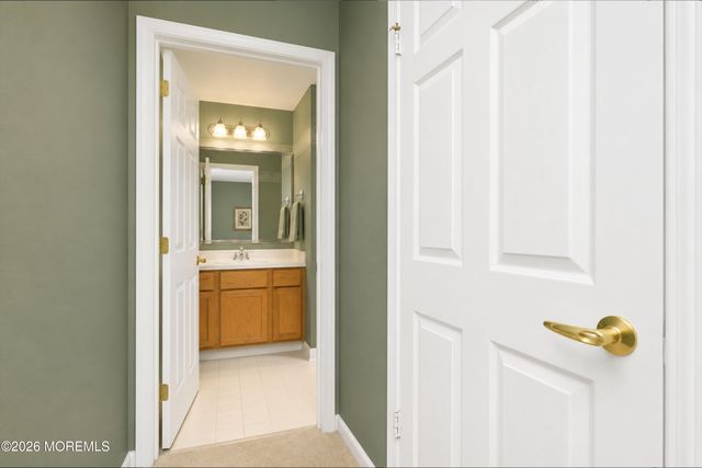 176 Goldfinch Drive, Monroe, NJ 08831