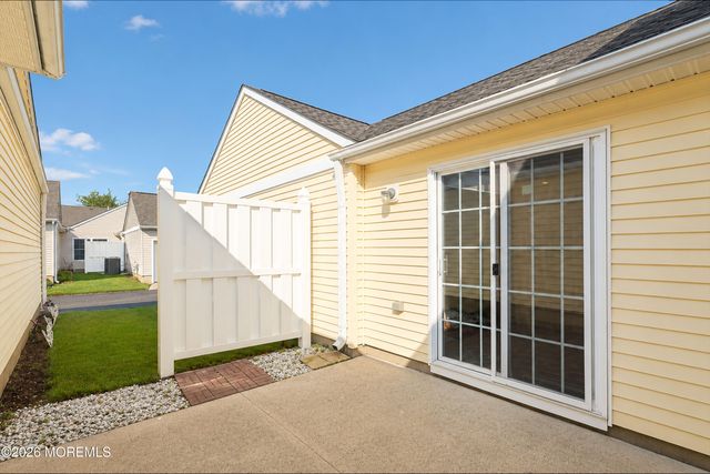 176 Goldfinch Drive, Monroe, NJ 08831