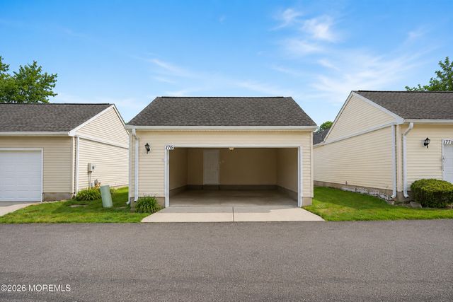 176 Goldfinch Drive, Monroe, NJ 08831