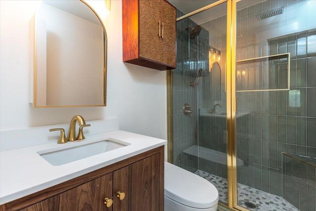 384 Mulberry St Apt 203, Memphis, TN 38103