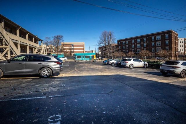 384 Mulberry St Apt 203, Memphis, TN 38103