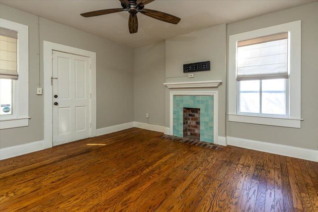 384 Mulberry St Apt 203, Memphis, TN 38103