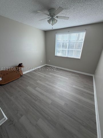 7980 N Nob Hill Rd 204, Tamarac, FL 33321