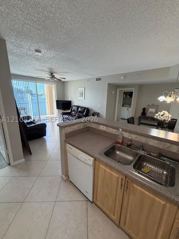 7980 N Nob Hill Rd 204, Tamarac, FL 33321