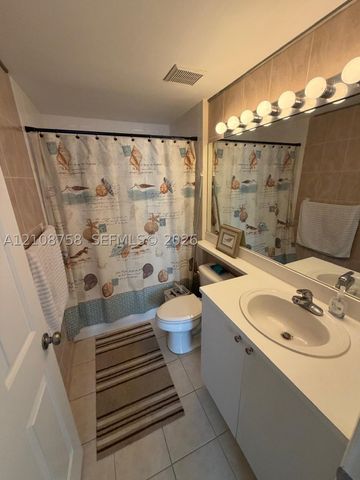 7980 N Nob Hill Rd 204, Tamarac, FL 33321