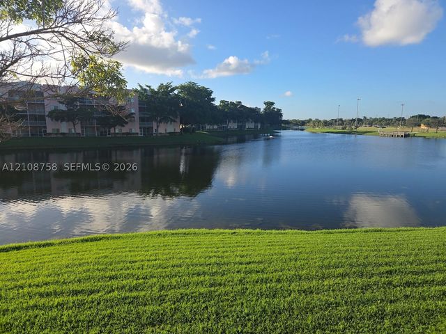 7980 N Nob Hill Rd 204, Tamarac, FL 33321