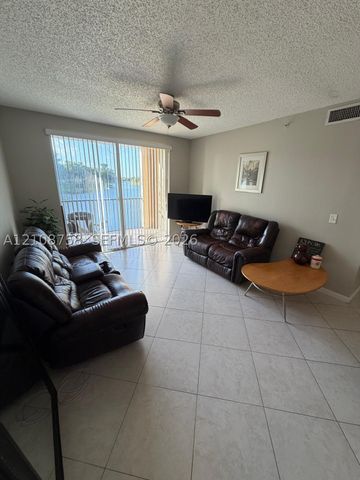 7980 N Nob Hill Rd 204, Tamarac, FL 33321