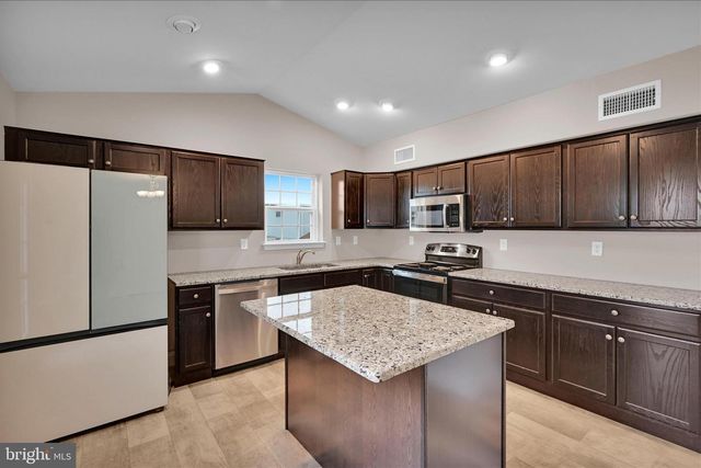 130 S FRANKLIN ST, Fleetwood, PA 19522