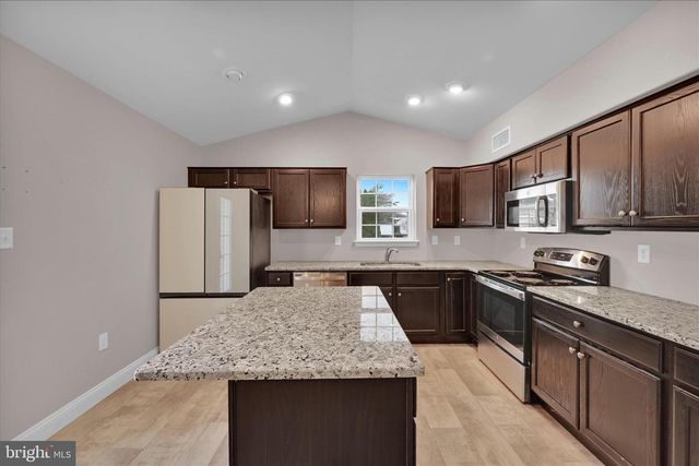 130 S FRANKLIN ST, Fleetwood, PA 19522