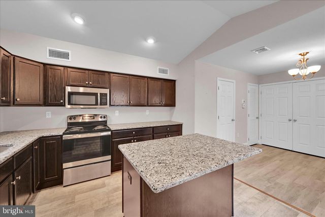 130 S FRANKLIN ST, Fleetwood, PA 19522