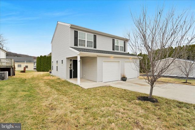 130 S FRANKLIN ST, Fleetwood, PA 19522