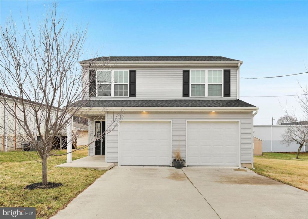 130 S FRANKLIN ST, Fleetwood, PA 19522