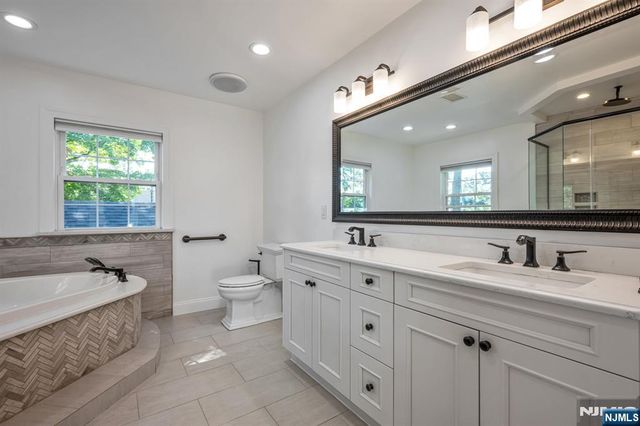 144 Seneca Court, Paramus, NJ 07652