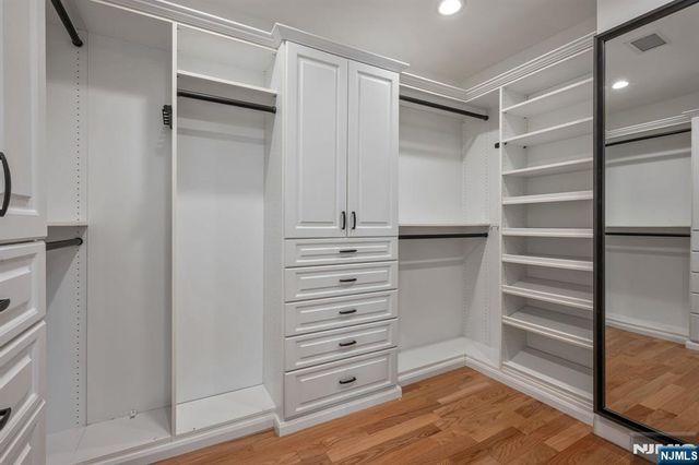 144 Seneca Court, Paramus, NJ 07652