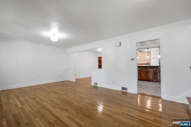 144 Seneca Court, Paramus, NJ 07652