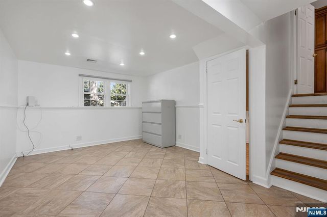 144 Seneca Court, Paramus, NJ 07652