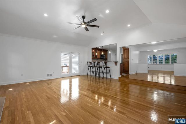 144 Seneca Court, Paramus, NJ 07652