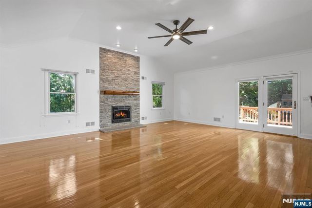 144 Seneca Court, Paramus, NJ 07652