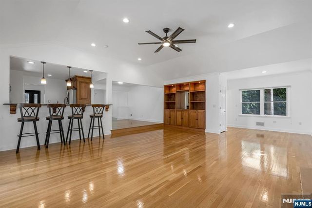 144 Seneca Court, Paramus, NJ 07652