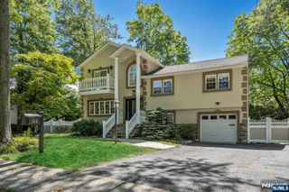 144 Seneca Court, Paramus, NJ 07652
