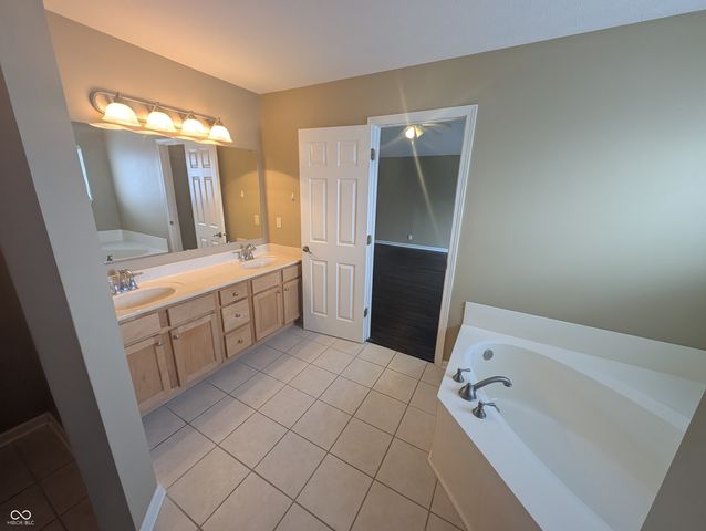 18690 Round Lake Road, Noblesville, IN 46060