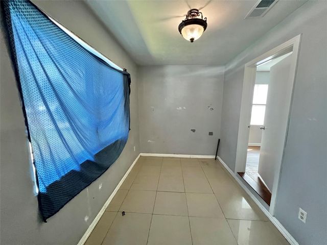 424 Evans Street, Angleton, TX 77515