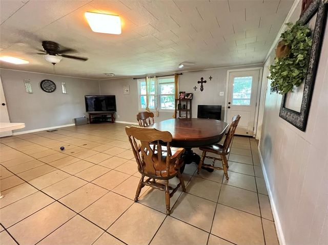 424 Evans Street, Angleton, TX 77515