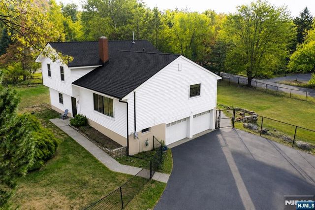 647 Wyckoff Avenue, Mahwah, NJ 07430