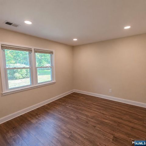 647 Wyckoff Avenue, Mahwah, NJ 07430