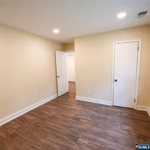 647 Wyckoff Avenue, Mahwah, NJ 07430