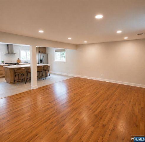 647 Wyckoff Avenue, Mahwah, NJ 07430