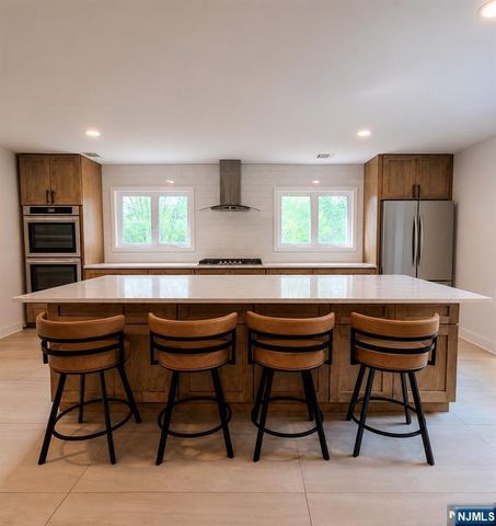 647 Wyckoff Avenue, Mahwah, NJ 07430