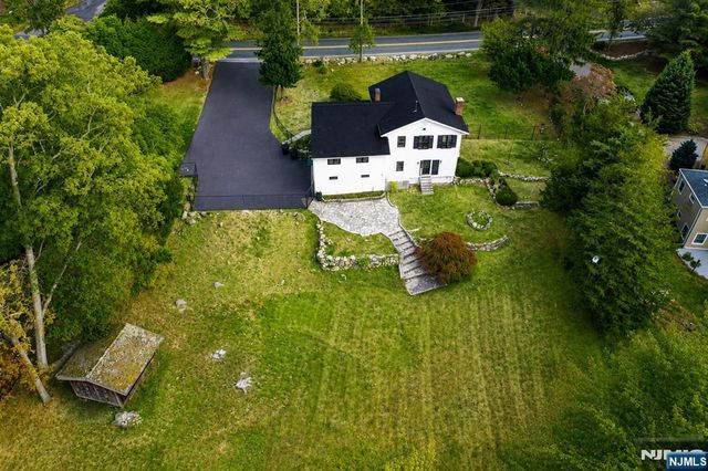 647 Wyckoff Avenue, Mahwah, NJ 07430
