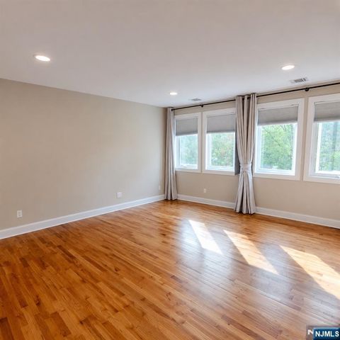 647 Wyckoff Avenue, Mahwah, NJ 07430