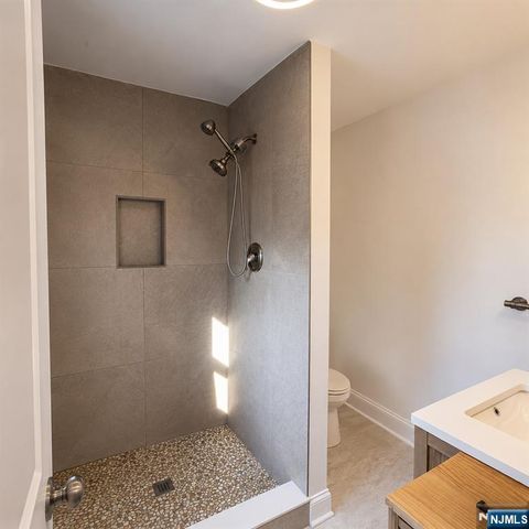 647 Wyckoff Avenue, Mahwah, NJ 07430