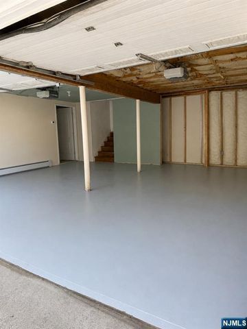 647 Wyckoff Avenue, Mahwah, NJ 07430