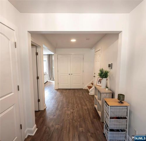 647 Wyckoff Avenue, Mahwah, NJ 07430