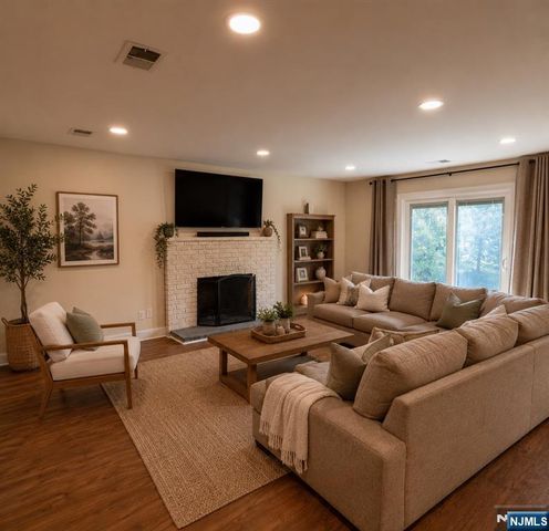 647 Wyckoff Avenue, Mahwah, NJ 07430