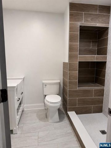 647 Wyckoff Avenue, Mahwah, NJ 07430