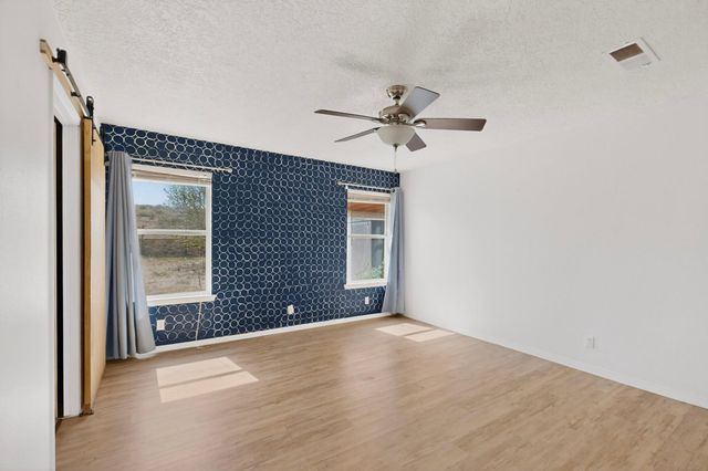 76 Juniper Avenue, Los Lunas, NM 87031